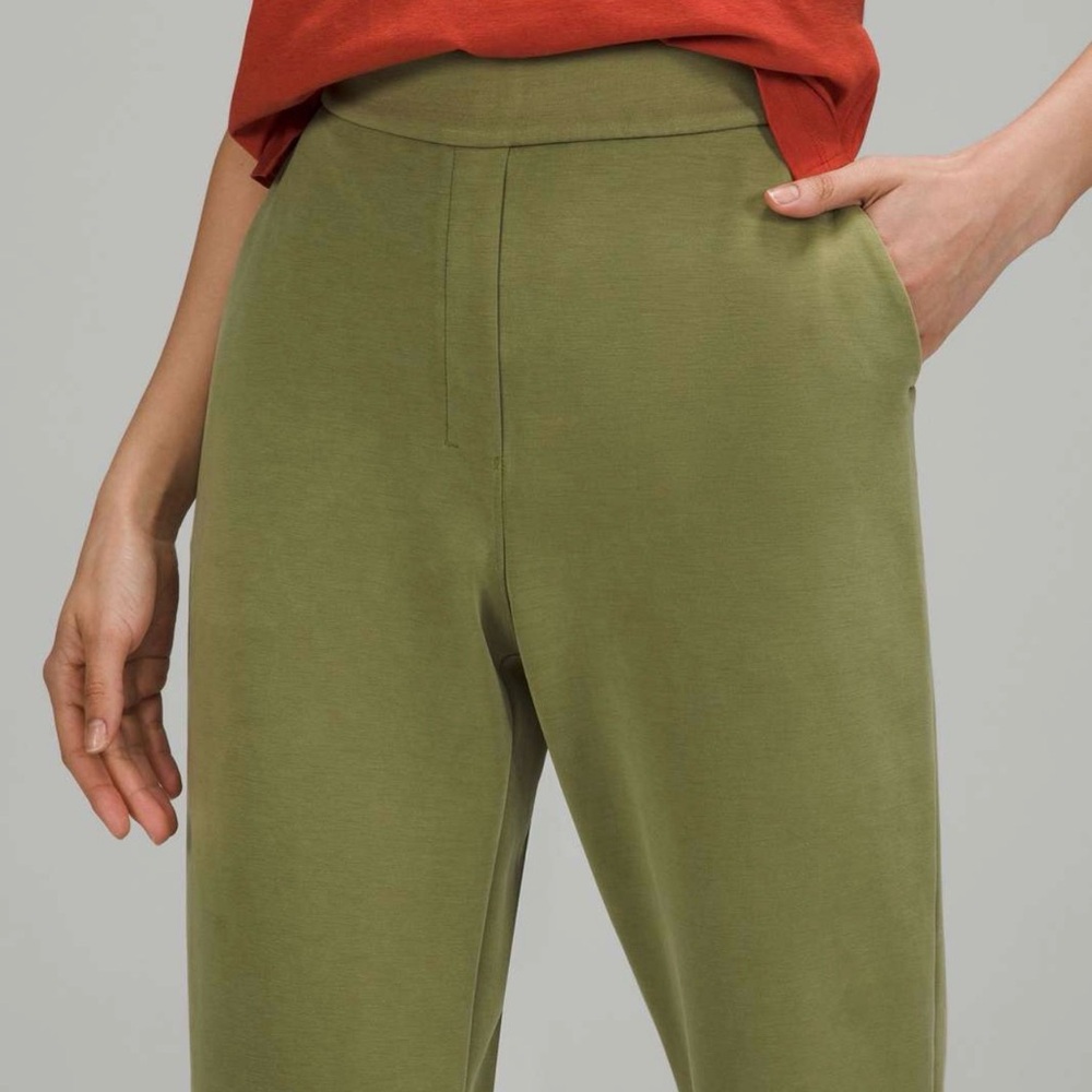 Lululemon Softstreme Relaxed HR Pant Size 10 BRZG Bronze Green Jogger - Picture 2 of 8